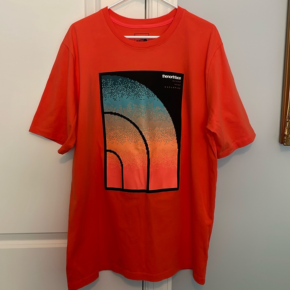 NWOT North Face tee